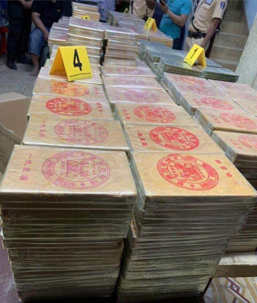 Gần 900 bánh ma túy bị thu giữ vào tối 27/3 