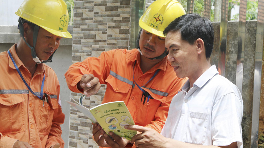 Cần kiểm tra xem có tình trạng lợi dụng việc tăng giá điện để tính khống lên không, TS Bùi Đức Thụ nêu vấn đề