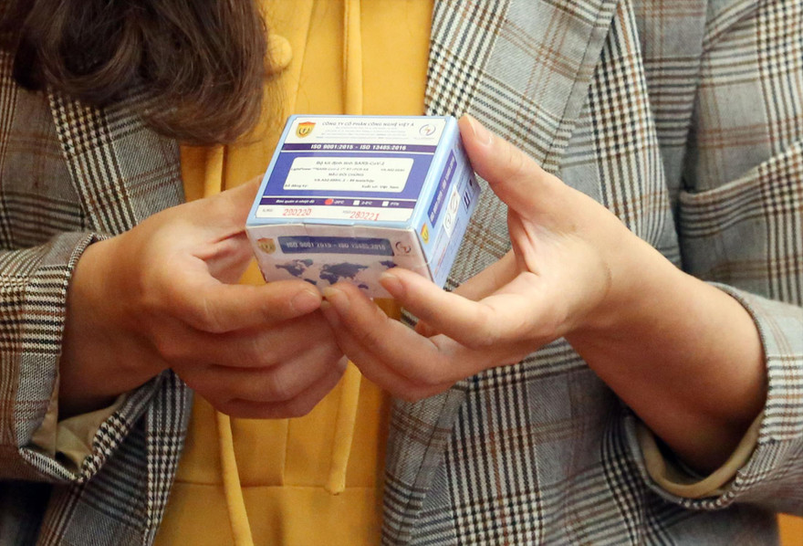 Bộ kit sẽ hỗ trợ công tác sàng lọc các ca nghi nhiễm SARS-CoV-2 với thời gian xét nghiệm khoảng 2 tiếng. Ảnh: N.H