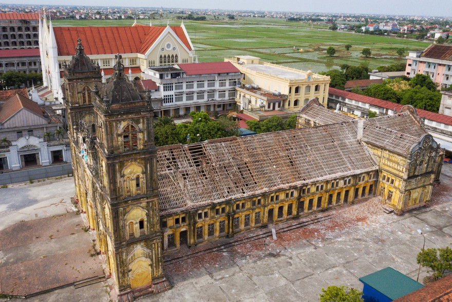 Nhà thờ mới sẽ được dựng trên nền nhà thờ cũ Ảnh: MINH ĐỨC