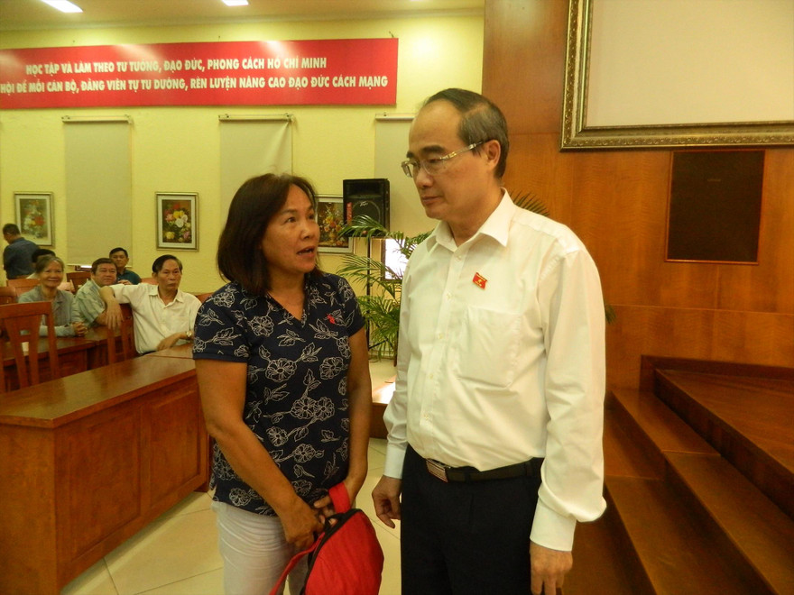 Bí thư Thành ủy TPHCM trao đổi với cử tri quận 10