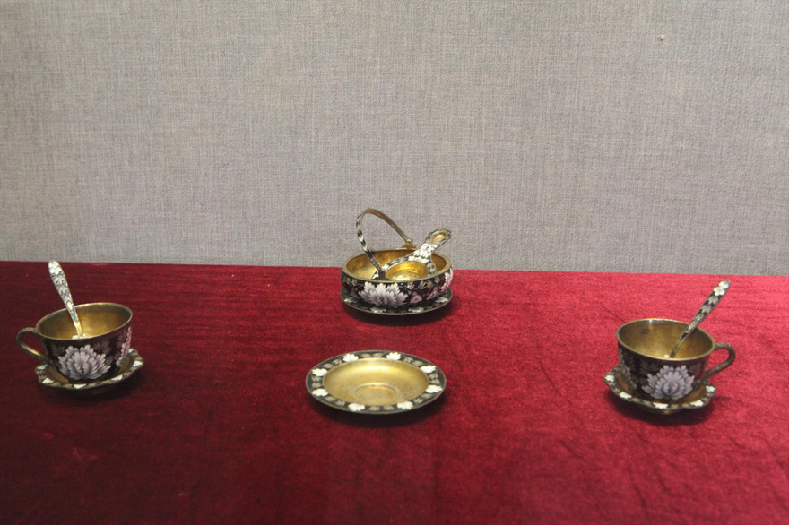 Bộ cà phê do Chủ tịch Liên Xô cũ tặng Bác 