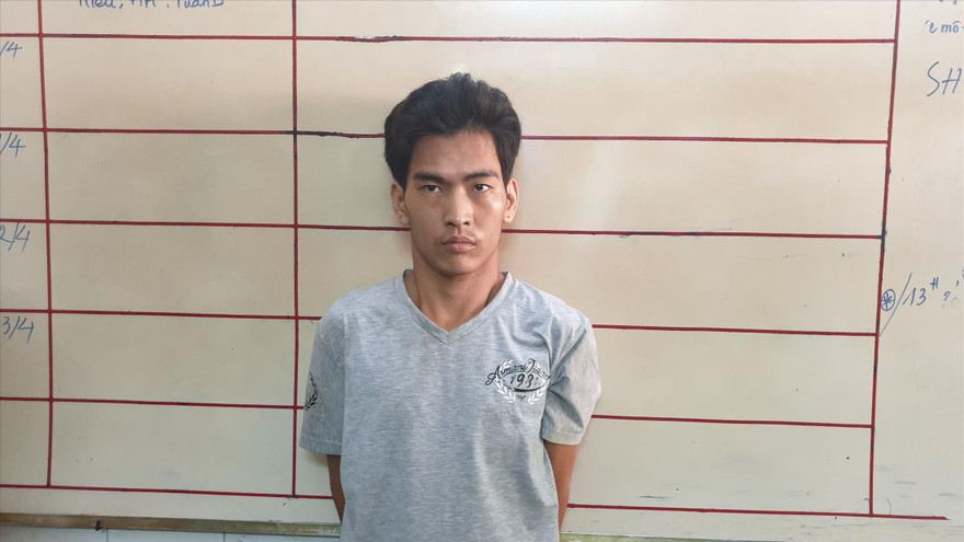 Ðối tượng Lương Tuấn Bửu bị bắt. Ảnh: Văn Minh