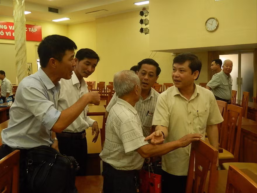 Viện trưởng Viện KSND tối cao tiếp xúc cử tri quận 10 vào ngày 17/6