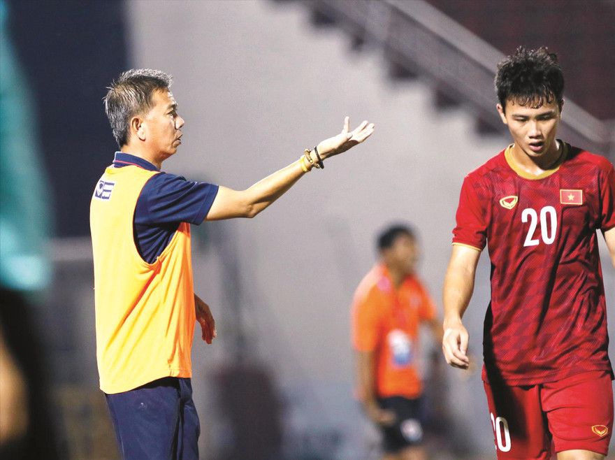 Sau lứa Công Phượng, Quang Hải thành công vang dội 2 năm qua, thày trò HLV Hoàng Anh Tuấn hiếm khi gặt hái thành công ở sân chơi bóng đá trẻ. Ảnh: HỮU TUẤN 