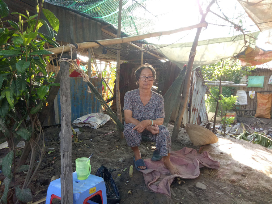 Lên bờ tìm kế sinh nhai khi biển không còn là chỗ dựa 