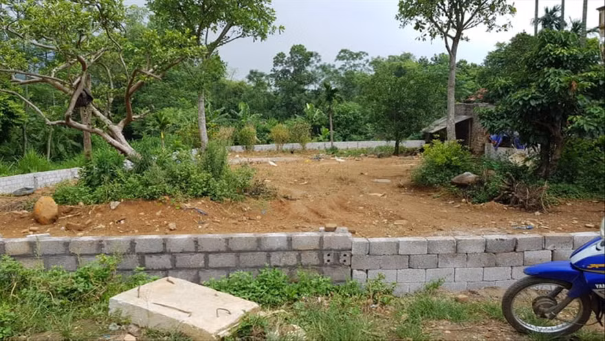 Dự án treo khiến người dân gặp khó trong việc làm sổ đỏ, sang nhượng đất. Ảnh: N.M ​ 