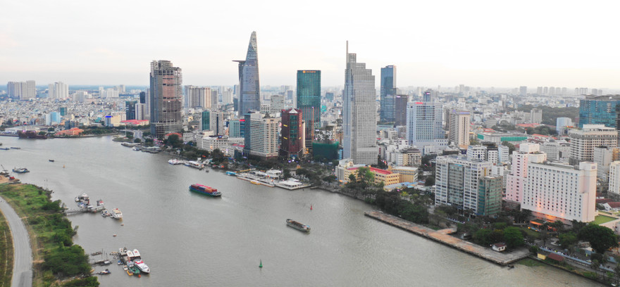 Trung tâm TPHCM nhìn từ quận 2. Ảnh: Văn Minh