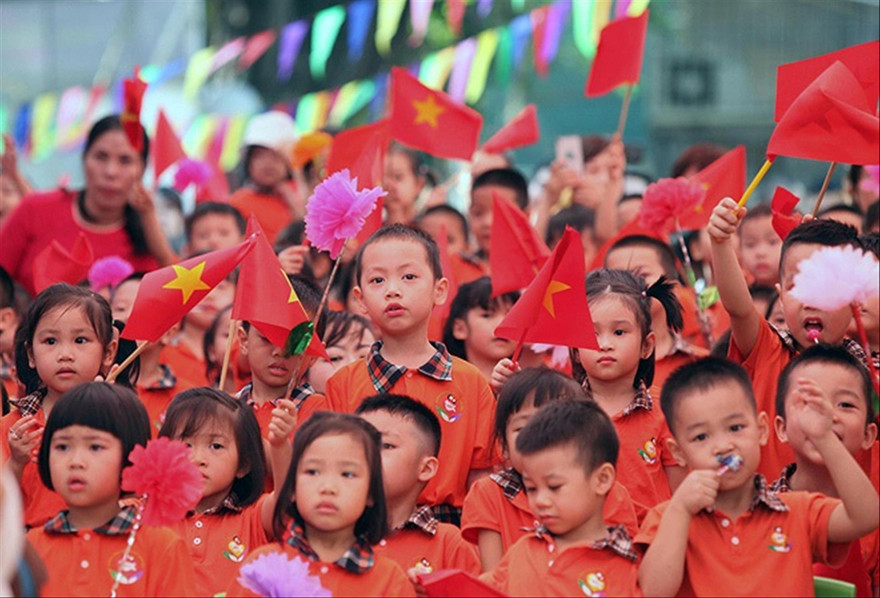 Lấy học sinh làm trung tâm, vì học sinh trong ngày khai giảng chứ không phải vì khách VIP 