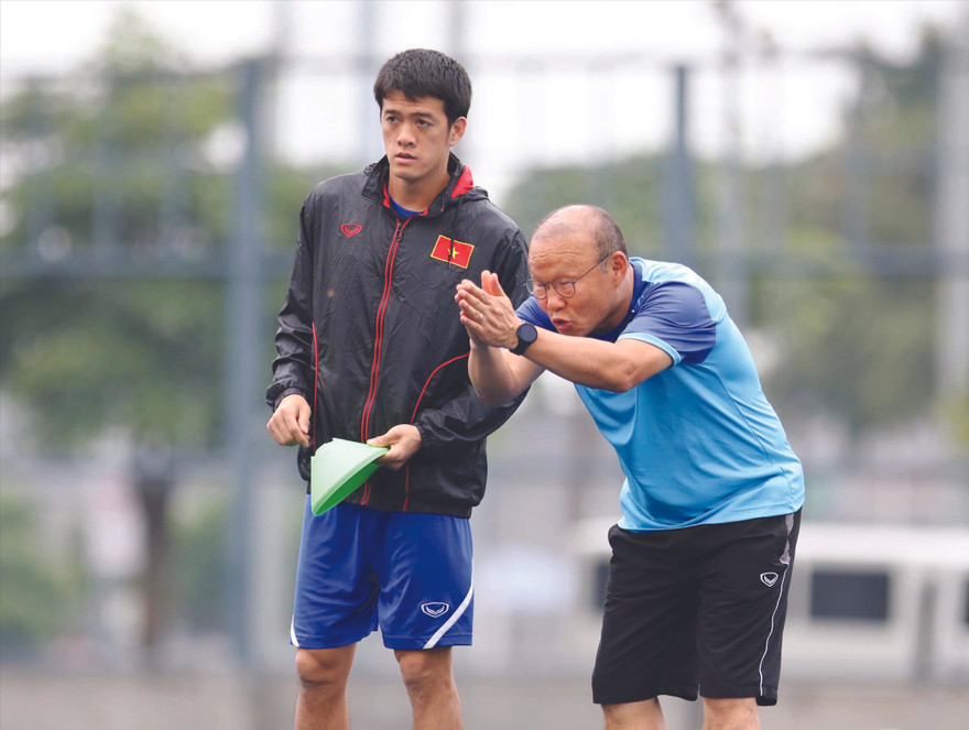 HLV Park Hang Seo sẽ phải tìm ra con đường dự Olympic Tokyo 2020 cho U23 Việt Nam. Ảnh: HỮU PHẠM