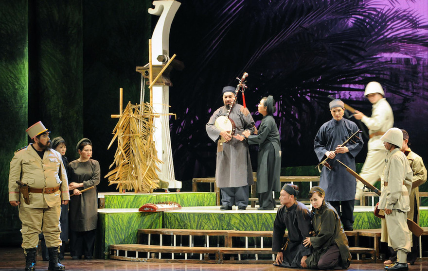 Một cảnh trong vở Thầy Ba Ðợi - một vở diễn ghi nhận sự thành công của các nghệ sỹ cải lương 2 miền Nam - Bắc