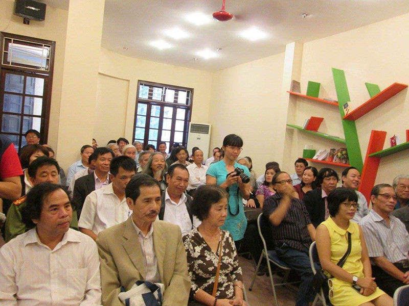 Một buổi ra mắt sách tại NXB Hội Nhà văn 