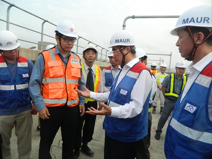 Bí thư Thành ủy Nguyễn Thiện Nhân và Phó Chủ tịch UBND TPHCM Trần Vĩnh Tuyến thị sát dự án metro sáng 13/3 ​