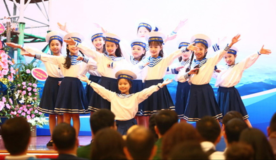 CLB “Vì Hoàng Sa, Trường Sa thân yêu” giúp thanh thiếu nhi Việt Nam hiểu đúng đắn, sâu sắc hơn về bản chất cuộc đấu tranh chính nghĩa của dân tộc ta trong quá trình bảo vệ vững chắc chủ quyền biển, đảo thiêng liêng của Tổ quốc. ẢNH: BẢO ANH