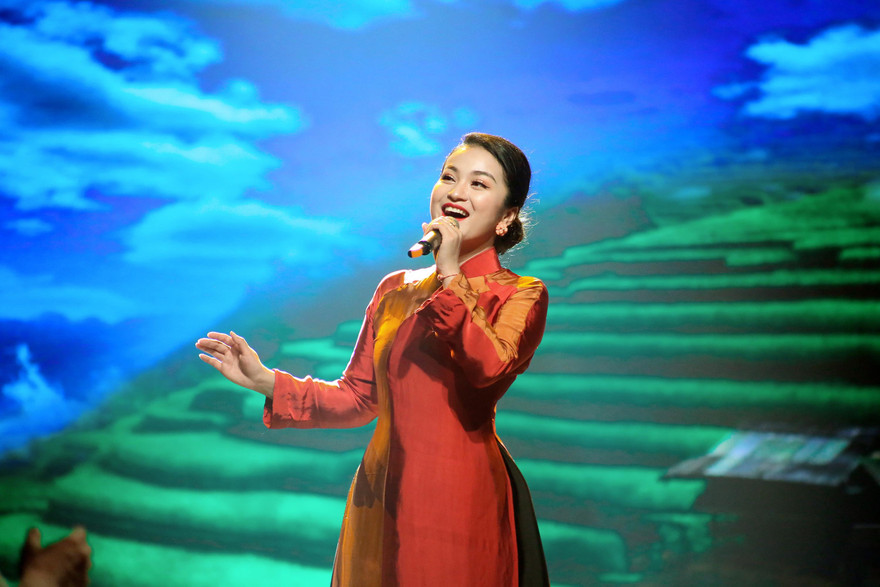 Giọng ca trẻ Tố Hoa 