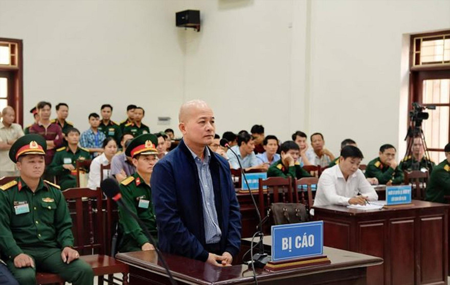 Út “trọc” từng bị tuyên án 12 năm tù về các tội “Lợi dụng chức vụ, quyền hạn khi thi hành công vụ” và “Sử dụng giấy tờ giả của cơ quan, tổ chức”