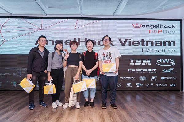 Nhóm Oh.We thắng giải