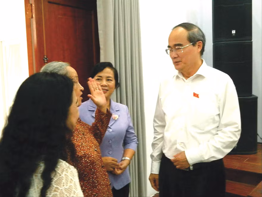 Bí thư Thành ủy Nguyễn Thiện Nhân tiếp xúc cử tri quận 1 chiều 6/5 