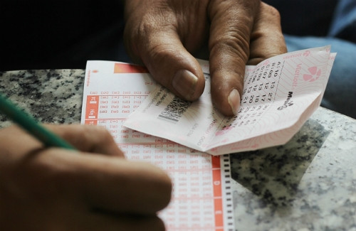 Khách hàng đã chọn ngẫu nhiên vé bao 7 bộ số và trúng thưởng 52 tỷ đồng.