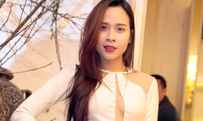 Lưu Hương Giang mặc váy hở táo bạo