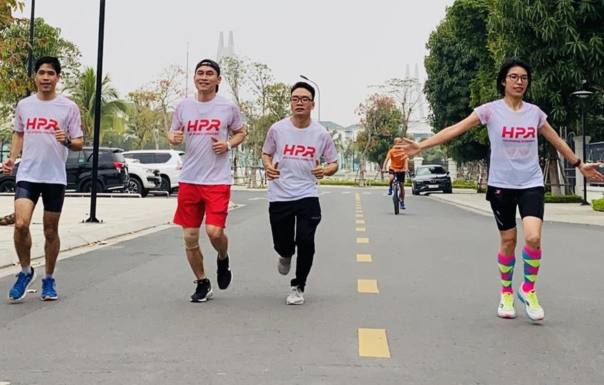 Các thành viên HPR chạy khai xuân. Ảnh: CTV 