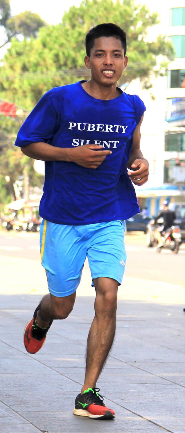 VĐV Thun tập luyện tại Quảng trường Đại Đoàn Kết