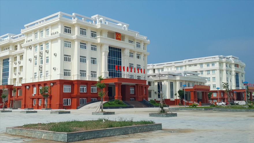 Tổ hợp tòa nhà Thành ủy Đồng Hới được thiết kế khá hoành tráng 