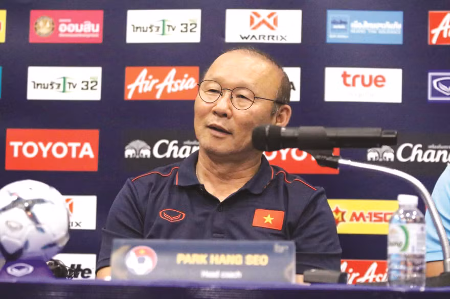 HLV Park Hang seo tại cuộc họp báo. Ảnh: HỮU PHẠM