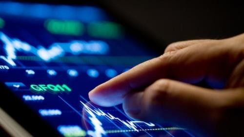 Chứng khoán loay hoay 'thoát' phụ thuộc vốn ngân hàng