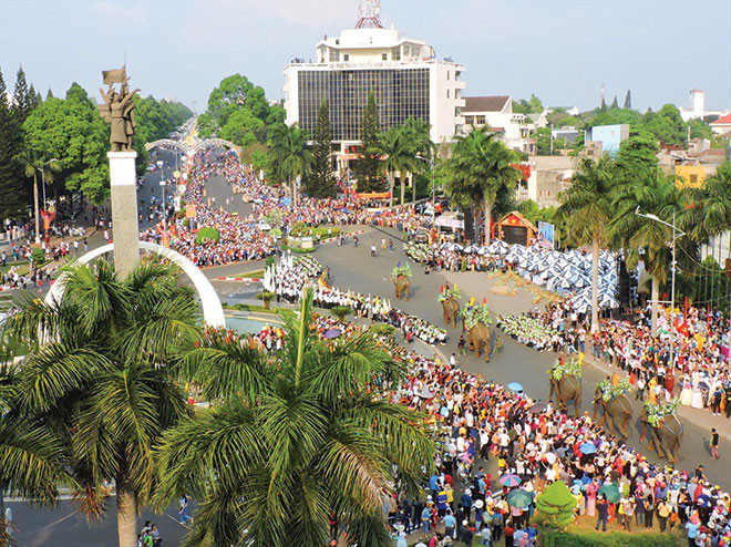 Voi trong Lễ hội đường phố tại Festival Cà phê 7 