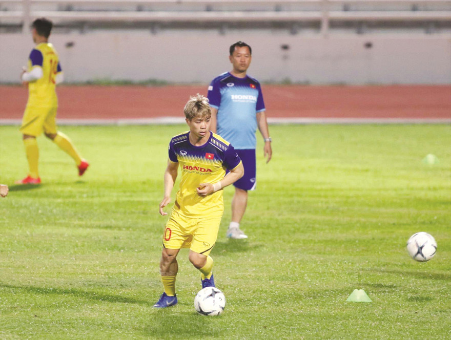 Công Phượng cùng các đồng đội sẵn sàng cho trận đấu với Curacao. Ảnh: Hữu Phạm