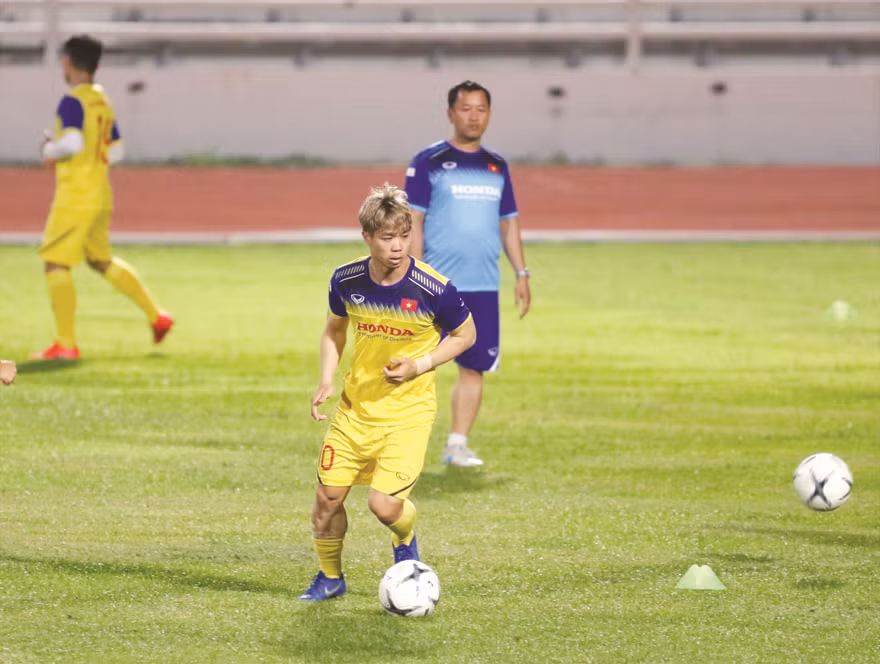 Công Phượng cùng các đồng đội sẵn sàng cho trận đấu với Curacao. Ảnh: Hữu Phạm