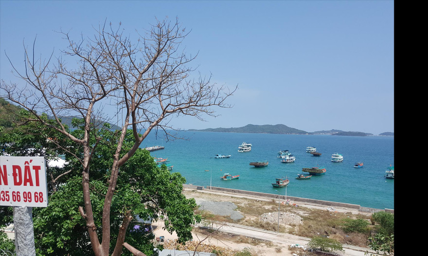 'Hạ Long phương Nam' đang bị... 'tùng xẻo'