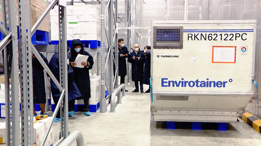 Lô vắc-xin 117 nghìn liều vừa được VNVC đưa về kho bảo quản chờ tiêm cho người dânẢnh: L.N 