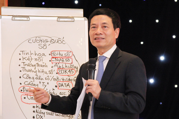 Bộ trưởng TT&TT Nguyễn Mạnh Hùng