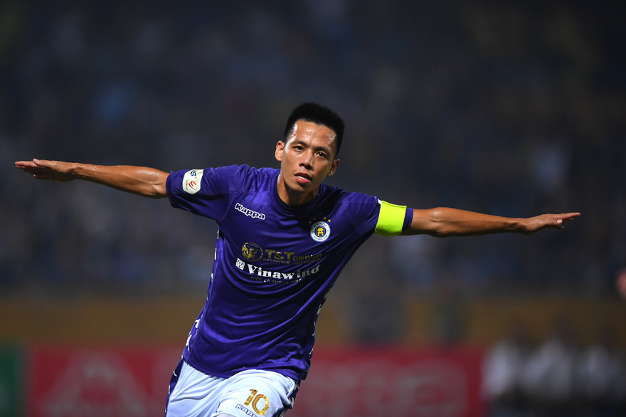 Khoác áo số 10 của CLB Hà Nội, đội trưởng Nguyễn Văn Quyết bền bỉ đi đến thành công ẢNH: Như Ý 