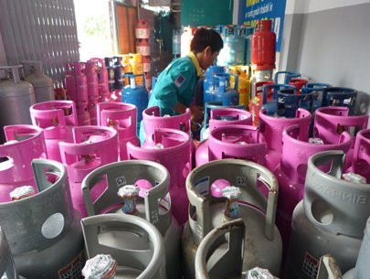 Từ 1/12, gas giảm thêm 13.000 đồng mỗi bình 12kg
