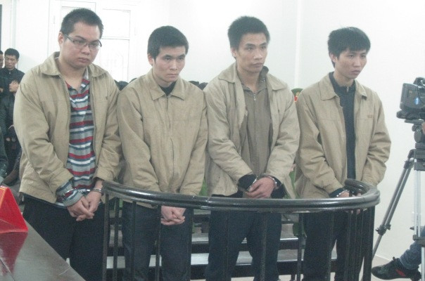 Xích mích tiền nong, dàn quân đoạt mạng chủ nợ