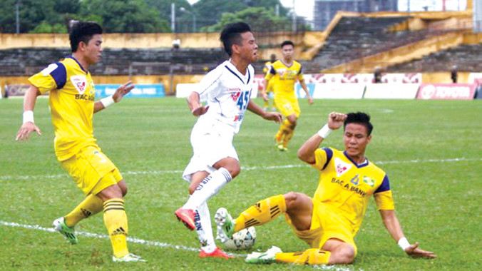 Cú vào bóng ác ý của Ngọc Hải với Anh Khoa