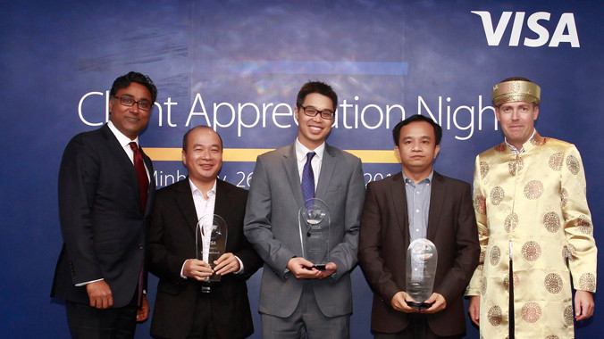 Techcombank xếp thứ 2 trong Top 3 ngân hàng có doanh số sử dụng thẻ Visa lớn nhất 2015