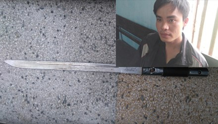 Đối tượng Lợi và hung khí gây án. Ảnh: Công an Thanh Hóa.