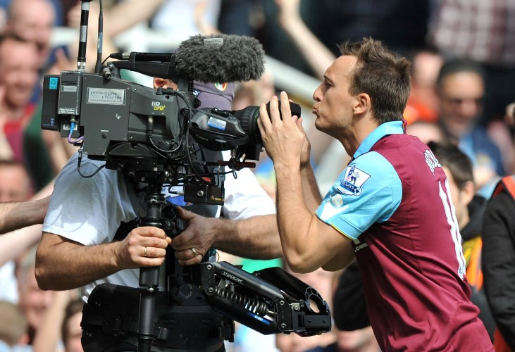 Chóng mặt với giá bản quyền: Tăng cấp số nhân, gấp 42 lần