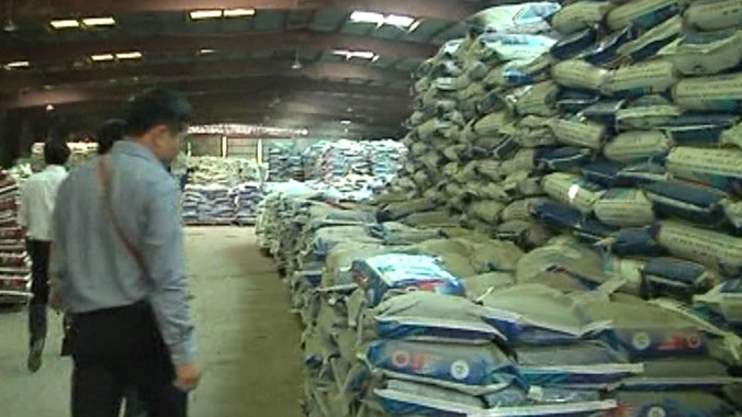 Đoàn kiểm tra liên ngành 389 quốc gia tại khu xưởng Cty Thuận Phong hồi tháng 4/2015. Ảnh: Ban 389 cung cấp