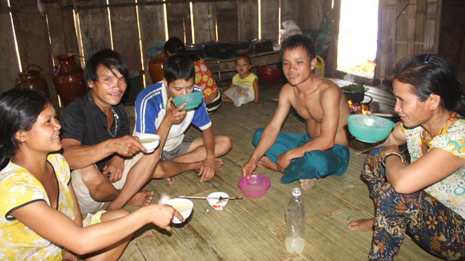 Già trẻ, gái trai đều uống rượu say sưa suốt ngày, là nguyên nhân chính dẫn đến những cái “chết xấu”