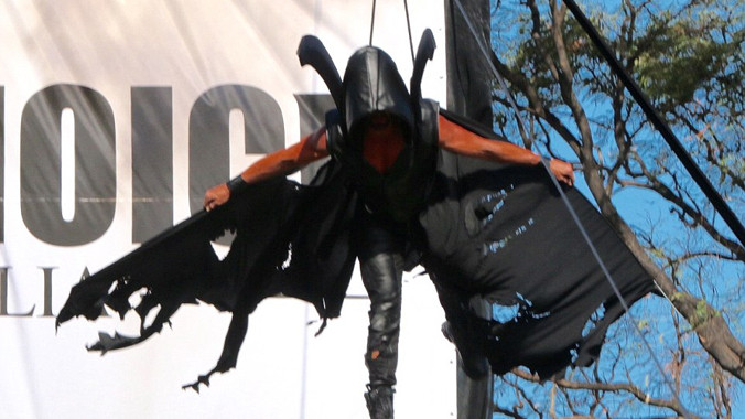 Tỷ phú thuốc lá lại chơi trội