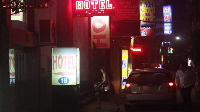 'Vòi bạch tuộc' tại các phố nhà nghỉ: Làm rõ trách nhiệm của địa phương
