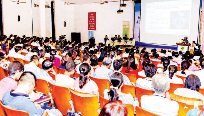 Toàn cảnh Hội nghị kháng kháng sinh trong viêm phổi.