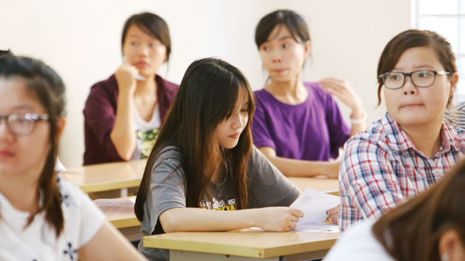 Vất vả thi tuyển, học hành rồi sau khi ra trường lại vất vả tìm việc làm (Ảnh chỉ có tính minh họa). Ảnh: Như Ý