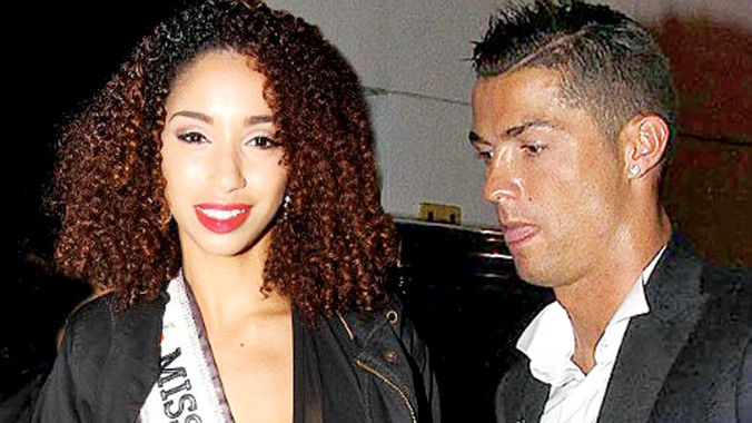 Ronaldo và Nichole đang có mối quan hệ trên mức bạn bè.