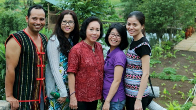 Hril và nhóm bảo tồn văn hóa Jrai.